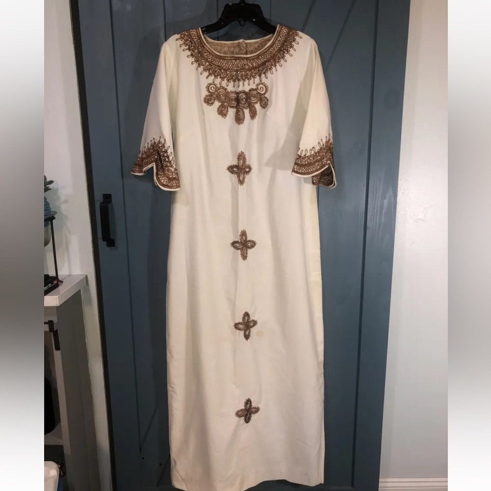 Vintage 1960's women's Medium embroidered Handmade Full Length dress